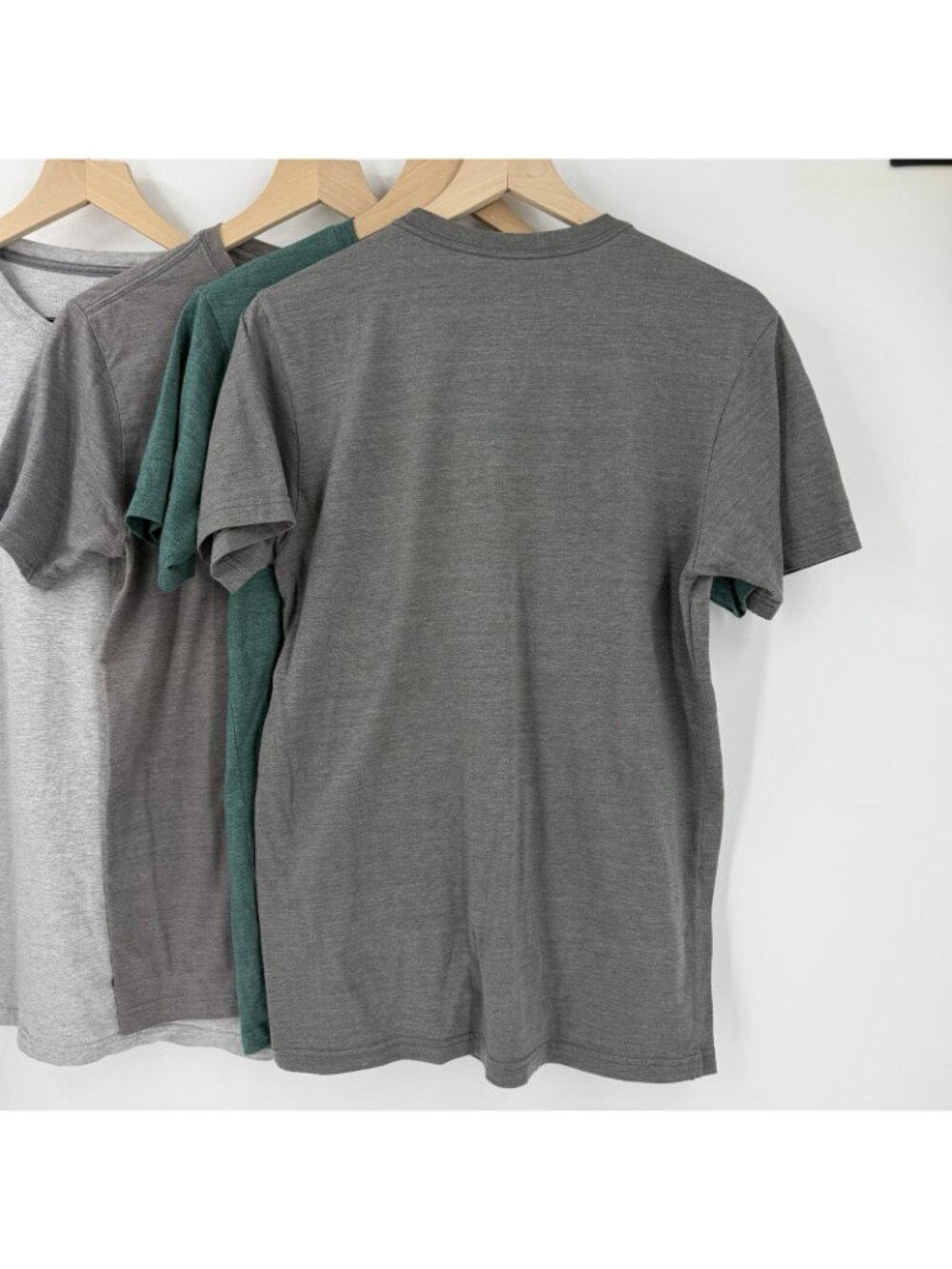 Bundle of 5 Men's The North Face Logo T-Shirts Size M Slim & Classic Fit - Picture 7 of 15